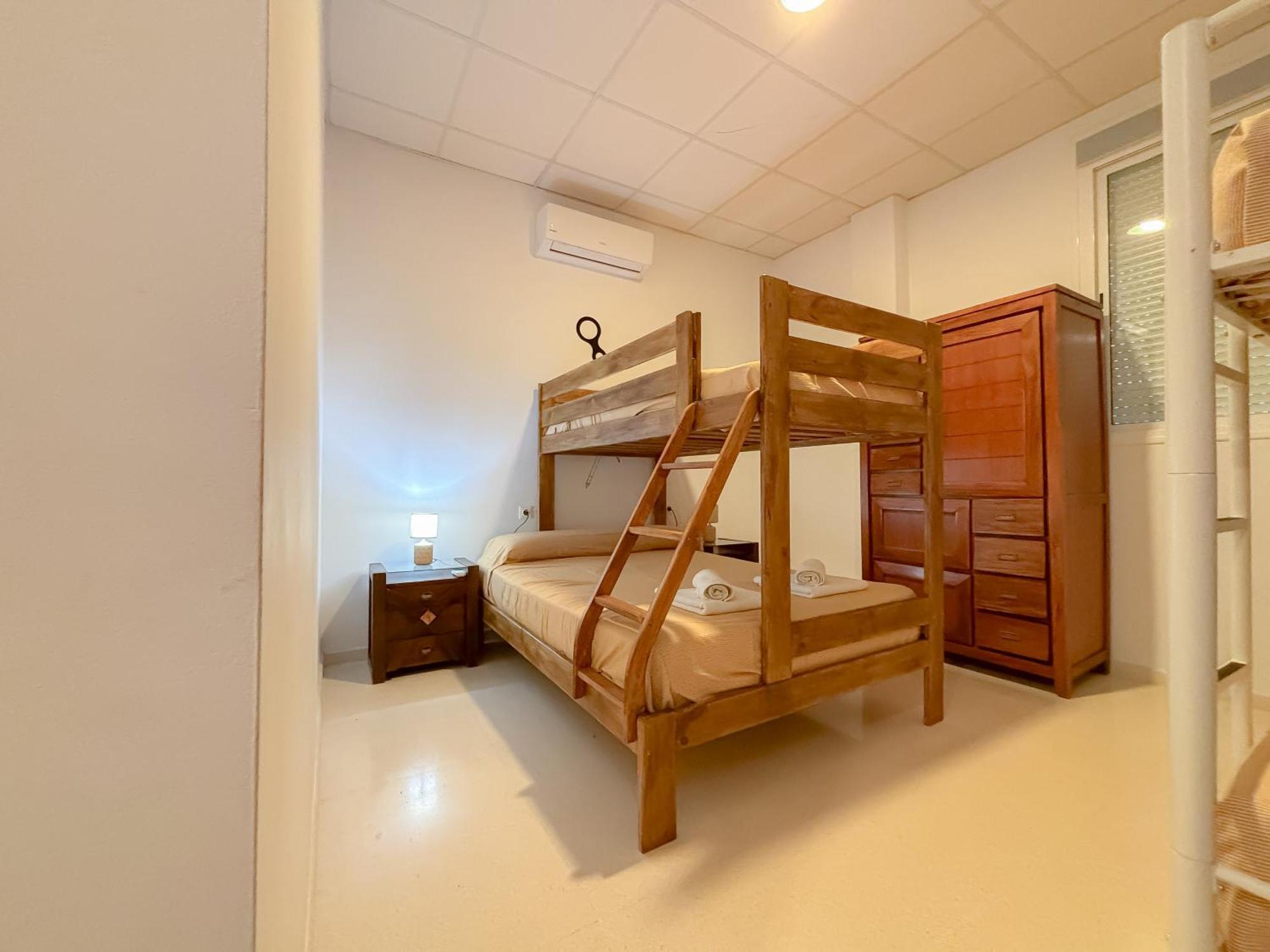 Albergue Multiaventura Active Andalucia Almodóvar del Río Exterior foto