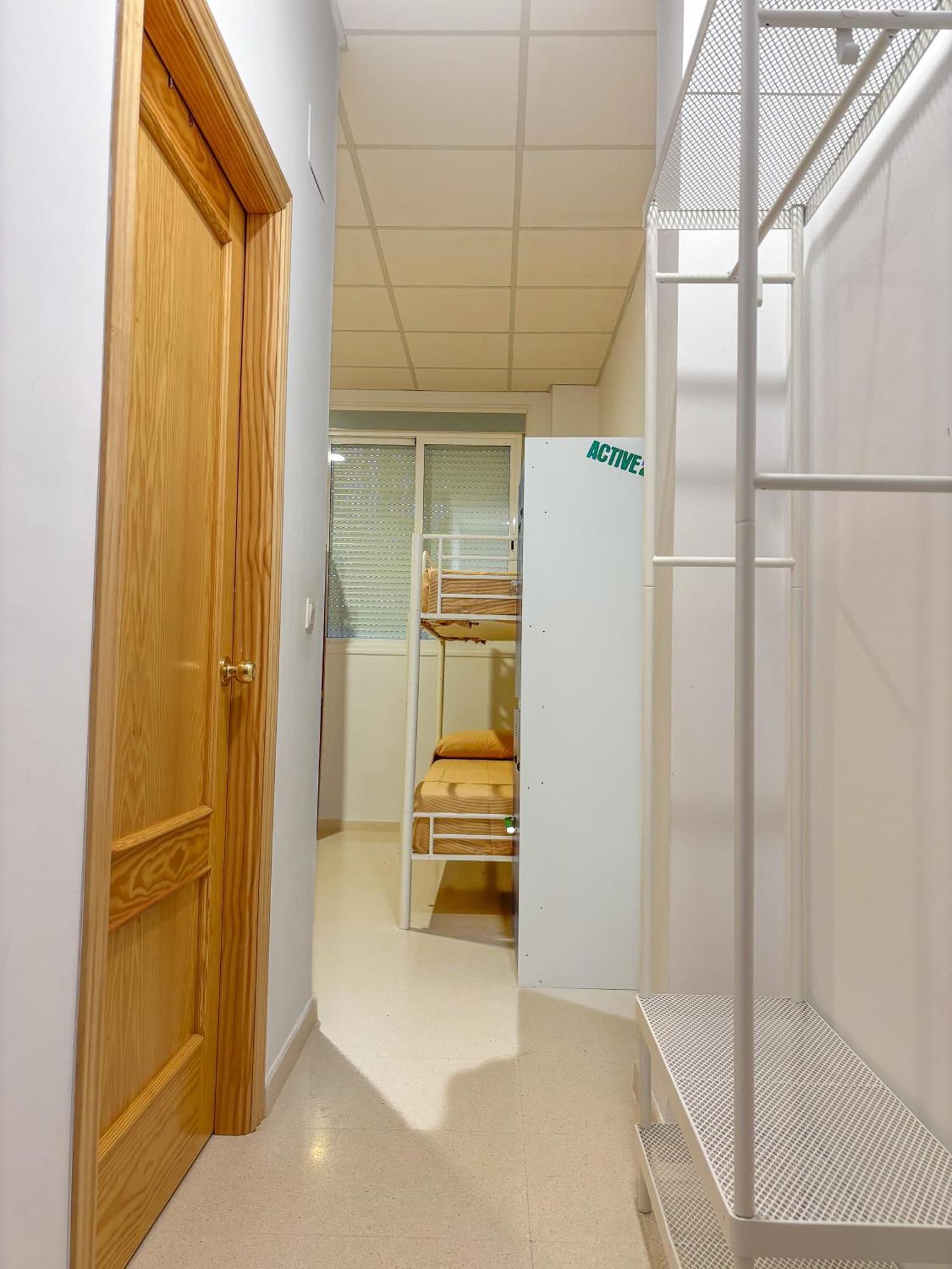 Albergue Multiaventura Active Andalucia Almodóvar del Río Exterior foto
